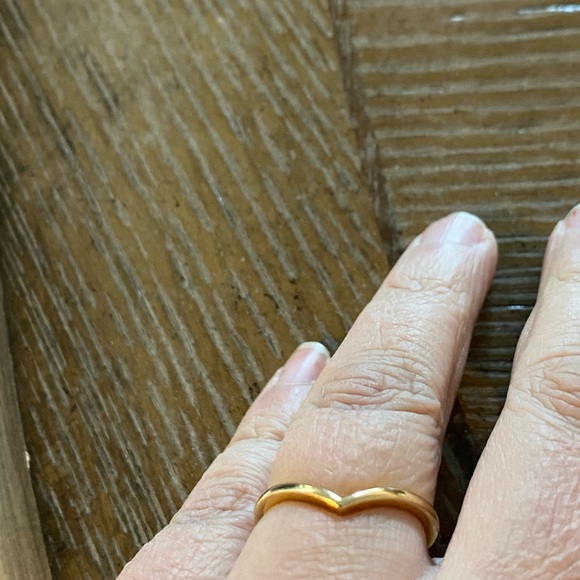 Pandora Shine Gold Chevron Wishbone Ring - Picture 8 of 8